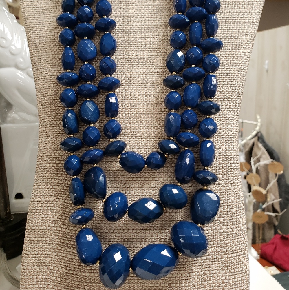 Triple chain chunky stone necklace